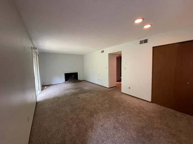 Foto del edificio - 5727 W Ridgecrest Dr