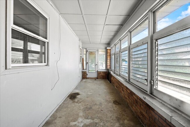 Foto del edificio - 1375 E Minnesota St