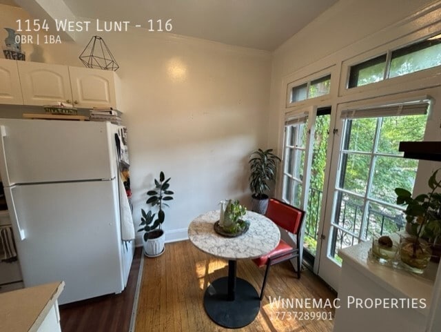Building Photo - 1154 West Lunt-116