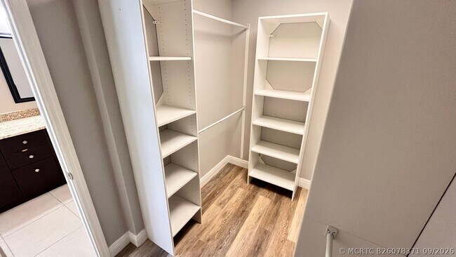 Building Photo - 11535 Sanderling Dr