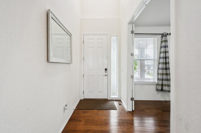 Foto del edificio - Charming 4BR House in Parker with 900 sq f...