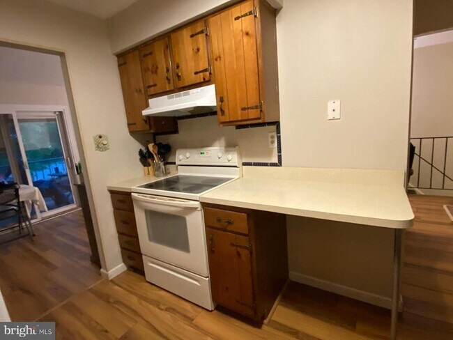 Building Photo - 202B Kelly Cove