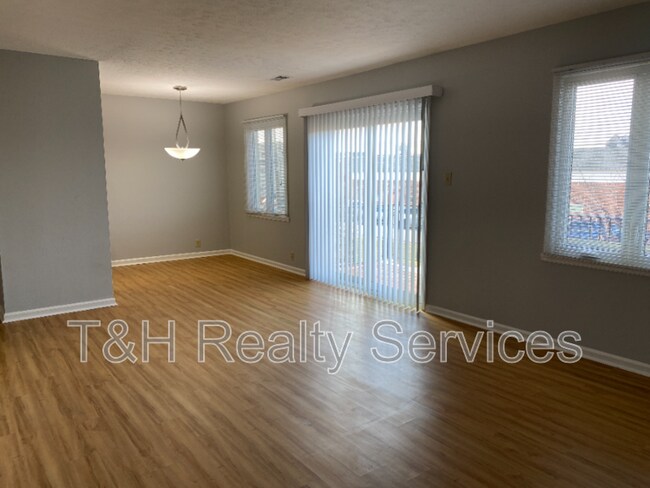Building Photo - 1150 Canterbury Ct