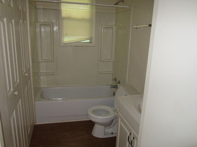 Building Photo - zillow