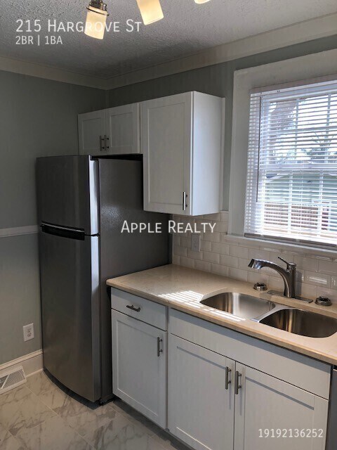 Foto del edificio - 215 Hargrove St