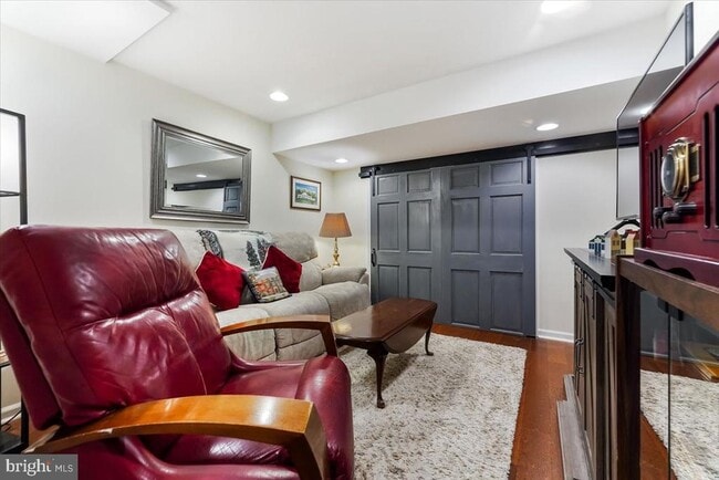 Building Photo - 43 N Hawthorne Rd