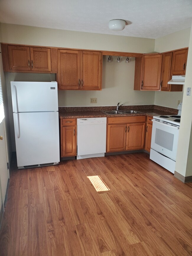 Kitchen - Vanover Village Townhouses