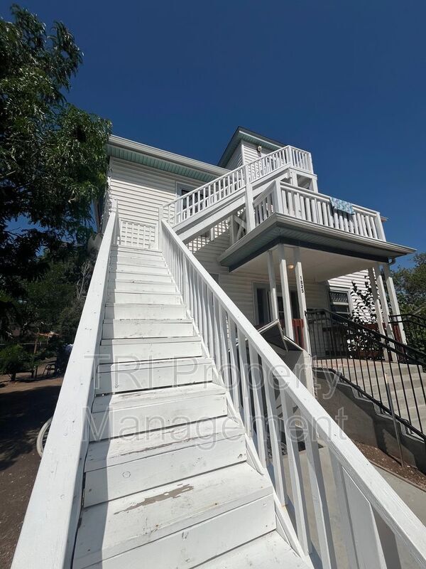 Foto del edificio - 1825 12th Ave
