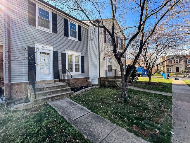 Photo - Sunny And Delightful 3 Bed 2.5 Bath Interior Townhome In Refreshing Newgate