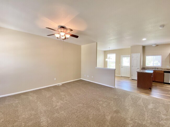 Foto del edificio - 7884 Sandy Springs Point