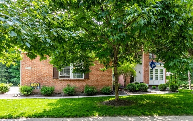 Building Photo - Spacious 5-Bed Home with In-Law Suite, Fin...