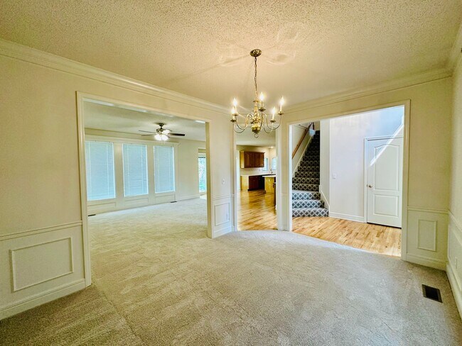 Foto del edificio - {12122} Spacious Lexington Park Two-Story ...