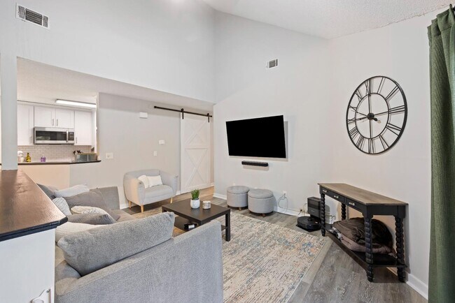 Building Photo - 340 Sandpiper Dr