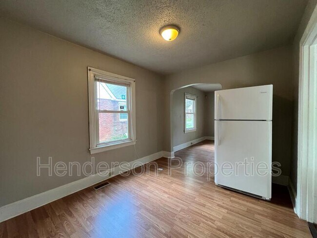 Foto del edificio - 1256 Edgewood Rd