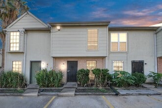 Building Photo - 12667 Windsor Village Dr