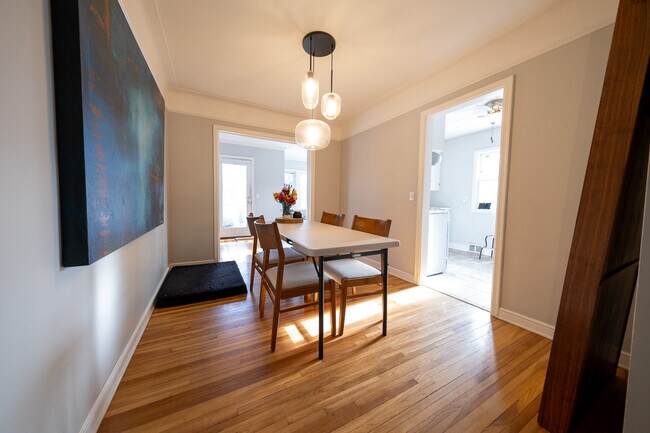 Foto del edificio - 3957 Ewing Ave S