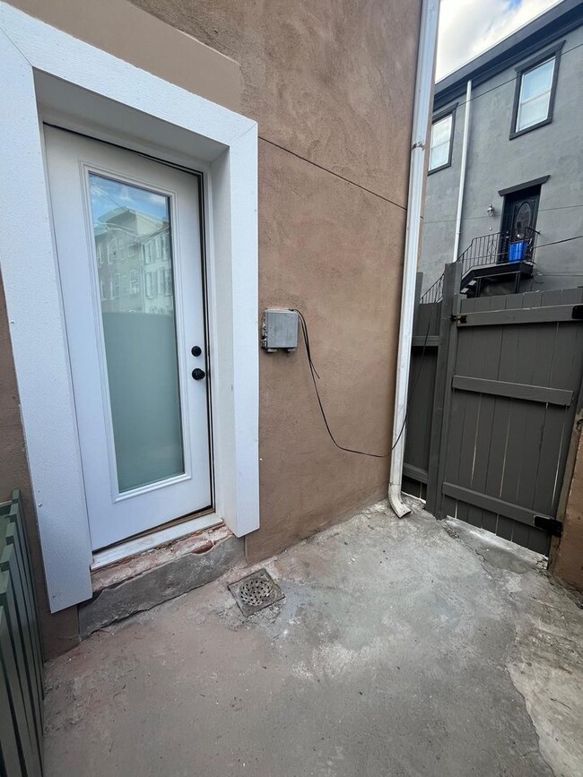 Photo - Beautiful Unit in  unit in a good location in south Philly Apartment