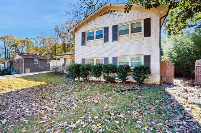 Foto del edificio - Bright, Spacious Stone Mountain Residence on Tahoe Circle