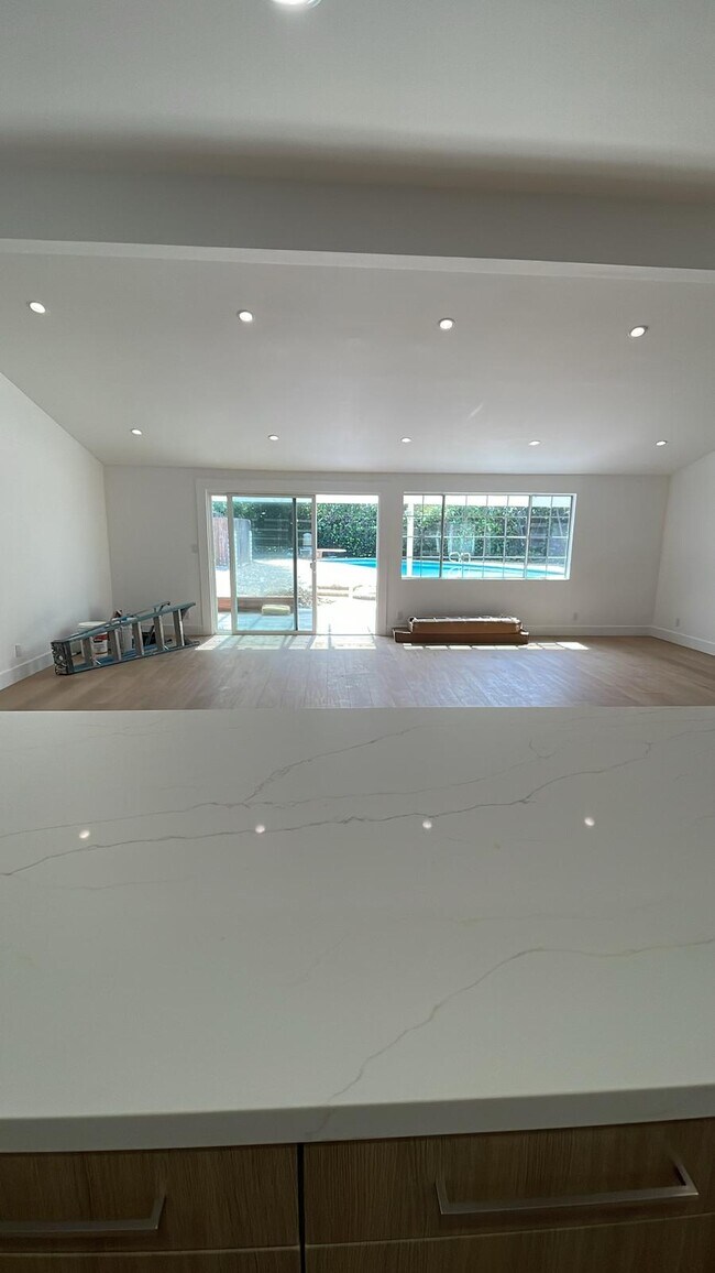 Foto del edificio - 20868 Miranda St