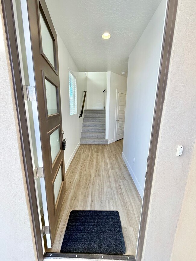 Foto del edificio - Beautiful 3 bed 2.5 bath Home!