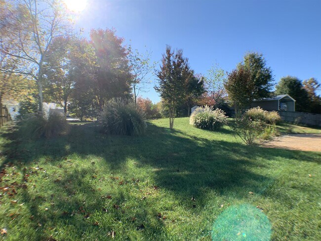 Building Photo - 13047 Tadmore Ct