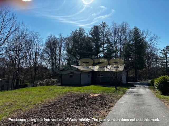 Building Photo - 726 Brookside Camp Rd