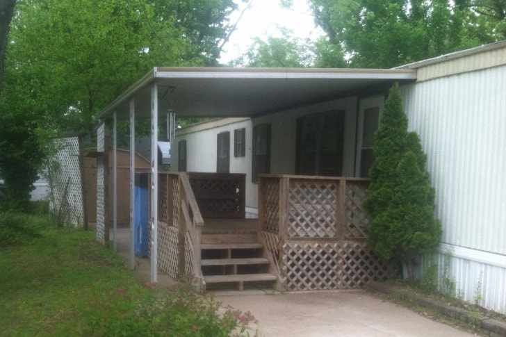 deck with awning - 32884 Violet St