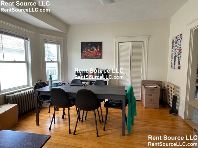 Foto del edificio - 103-105 Frederick Ave. Unit 2