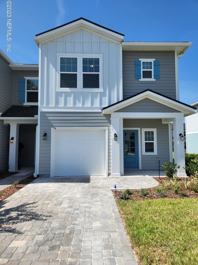 Foto principal - 118 Pinebury Ln