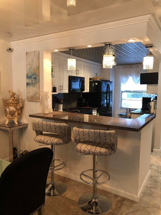 Foto del edificio - 1904 Bermuda Cir