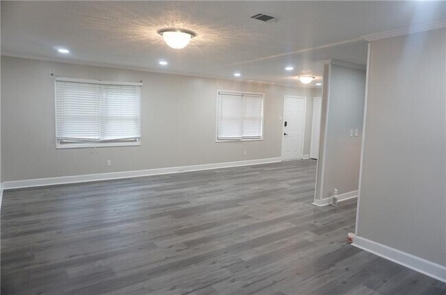 Building Photo - 8867 Old Lee Rd