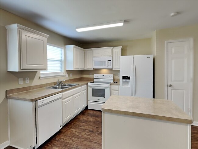 Building Photo - 4411 Thistle Pond Ct