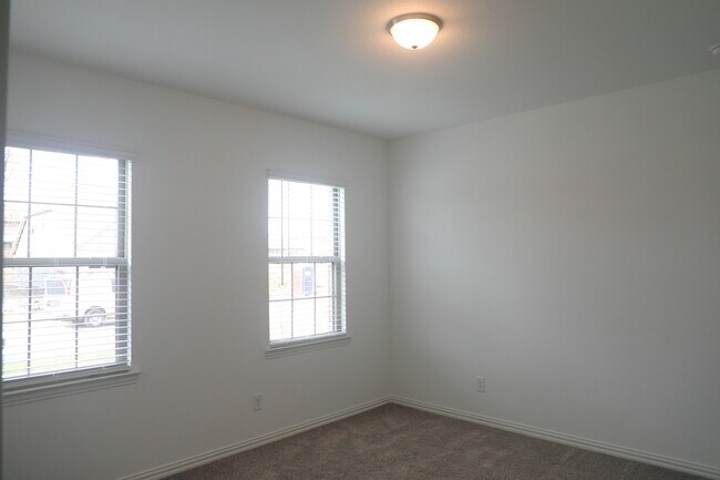 Building Photo - 1618 Glacier Dr