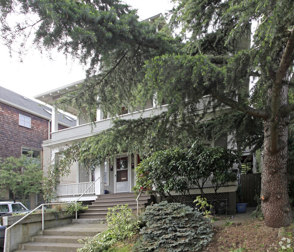 Foto del edificio - 2532 NW Upshur St