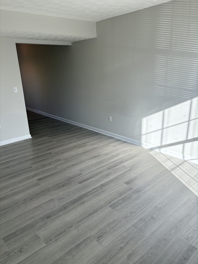 Building Photo - 548 Reynolds Dr