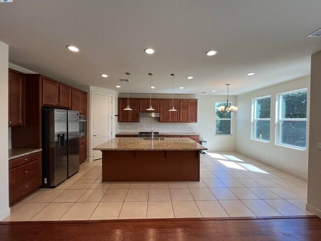 Foto del edificio - 17659 Whisper Ln