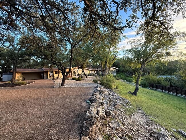 Building Photo - 112 Highlander Cove
