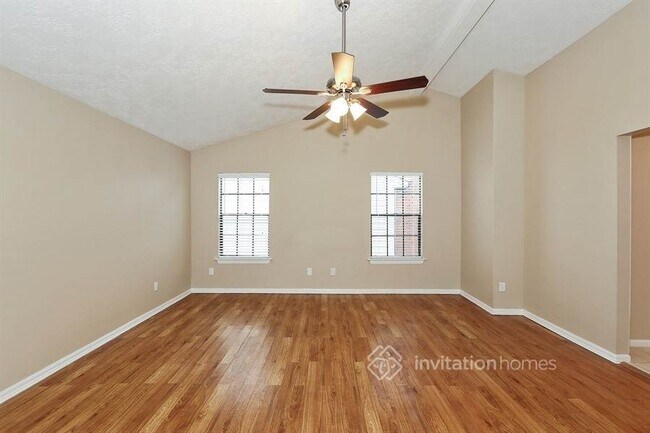 Foto del edificio - 15115 Woodhorn Dr