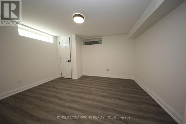 Building Photo - 50 Fraserton Crescent