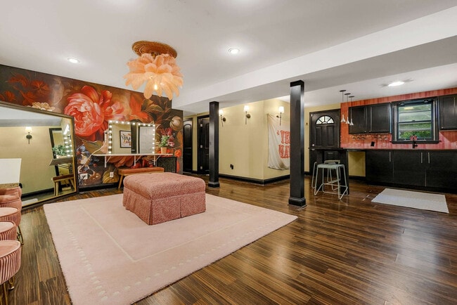 Foto del edificio - 4834 Hopedale Dr