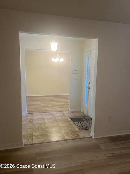 Building Photo - 241 Paquita Cir