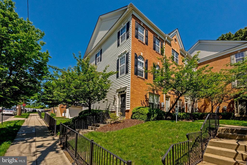 Foto principal - 173 Danbury St SW