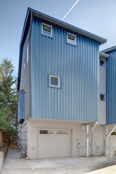 Primary Photo - 827 NE 66th St