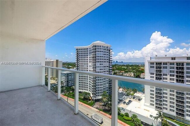 Photo - 5701 Collins Ave cu-1611 Apartment
