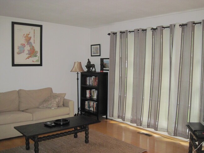 Foto del edificio - 1802 W Freeman St