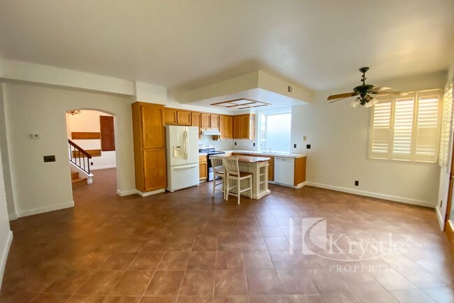 Building Photo - Cute Home in Glen Cove