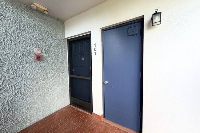 Building Photo - 4266 Deste Ct