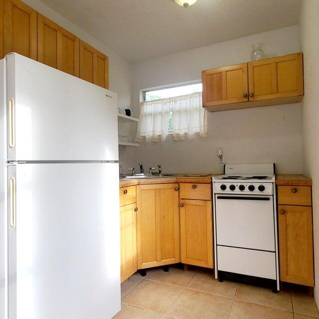 Foto del edificio - 4949 Belvedere Rd