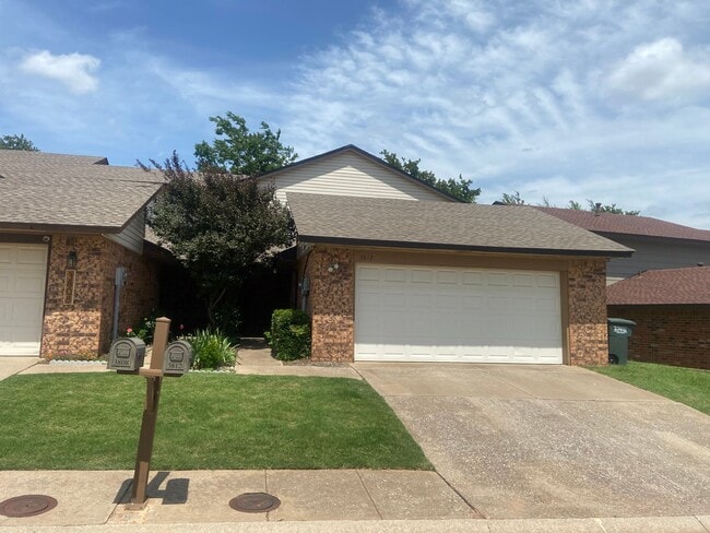 Beautiful 2 bed 2 bath home in a great location!! - Beautiful 2 bed 2 bath home in a great location!!