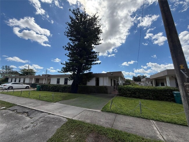 Building Photo - 3220 NW 47th St